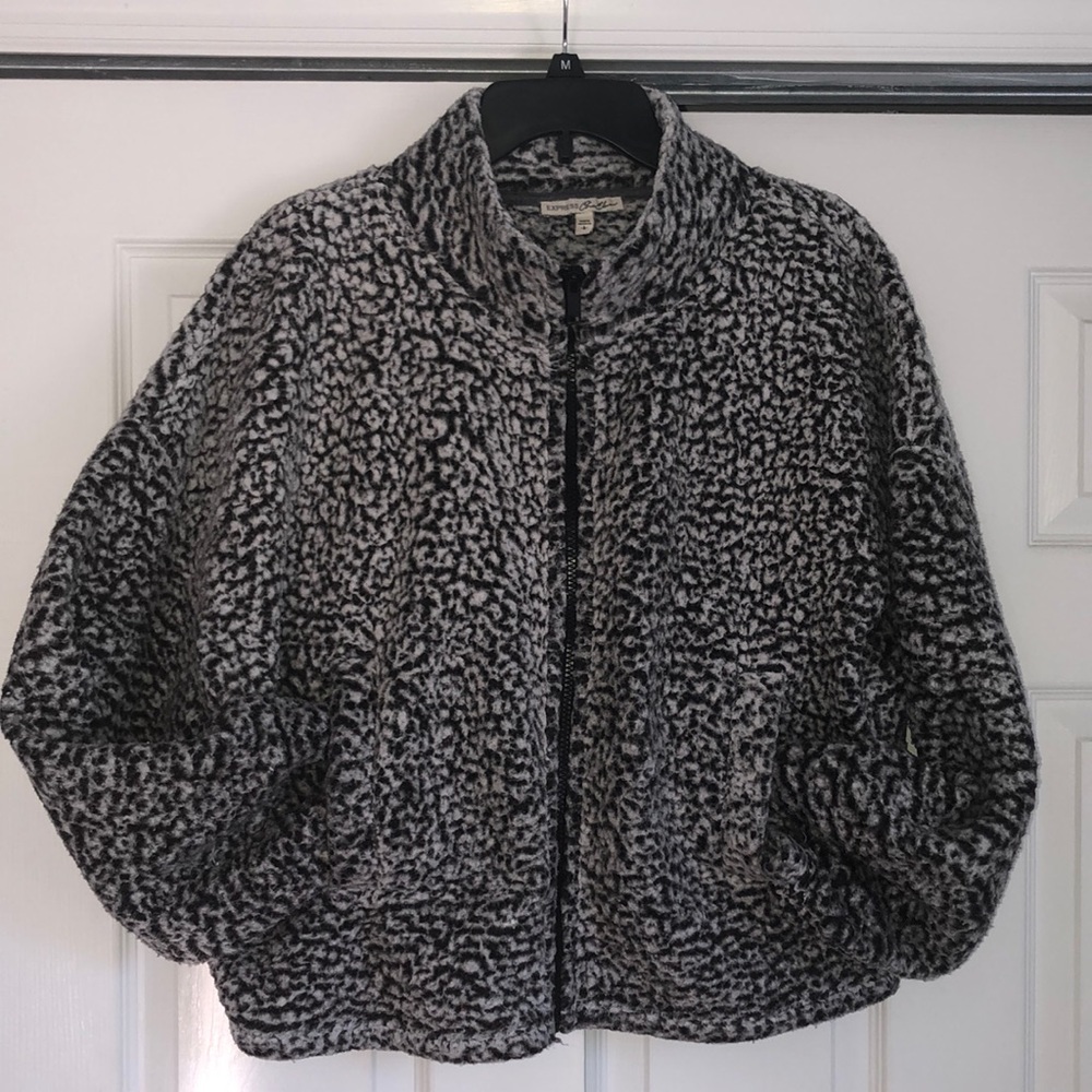 “Express” One Eleven, Black/grey Sherpa, cropped zip front jacket, junior sz L